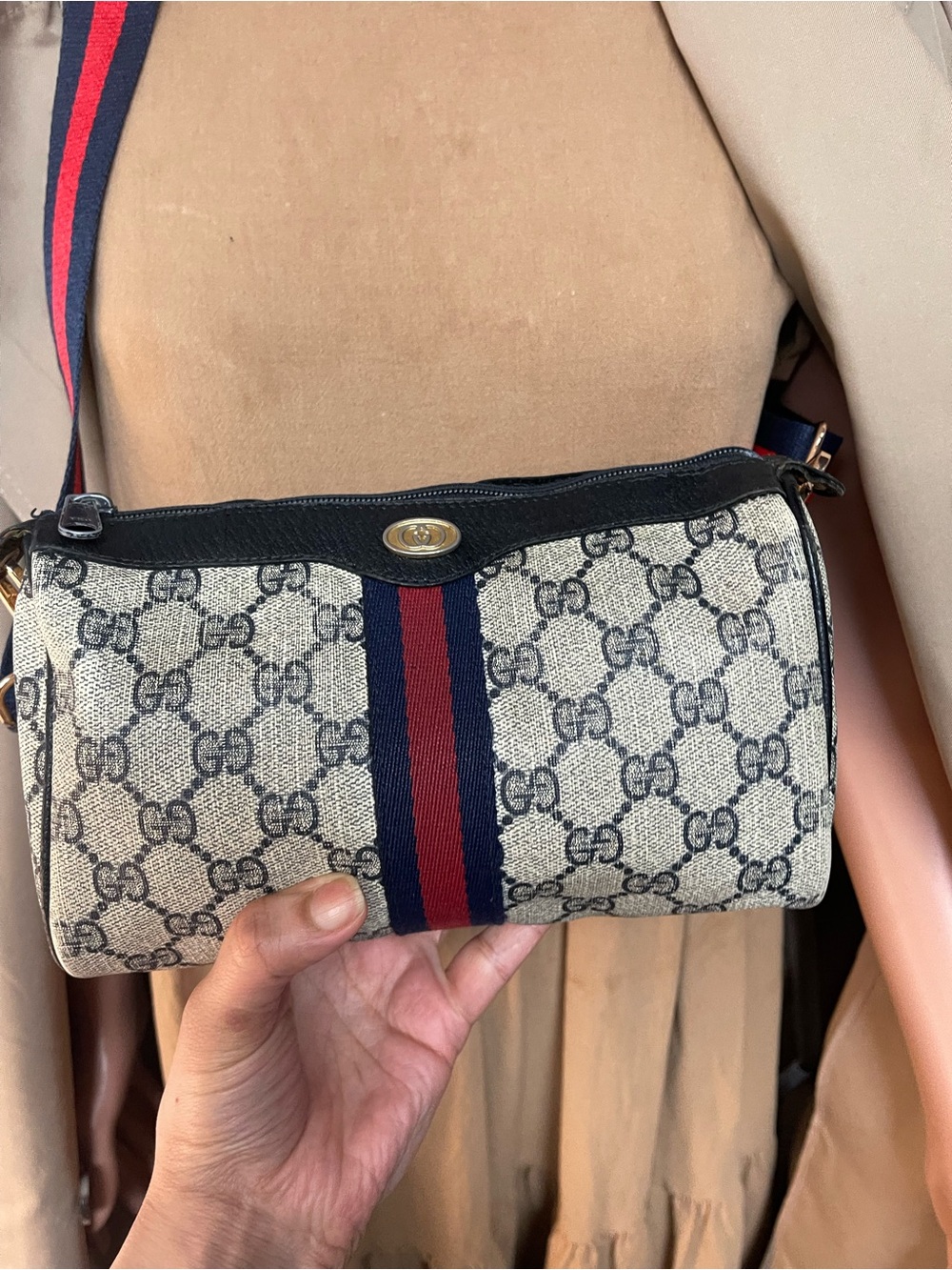 Authentic Gucci vintage web sherry line crossbody bag - Picture 2 of 15